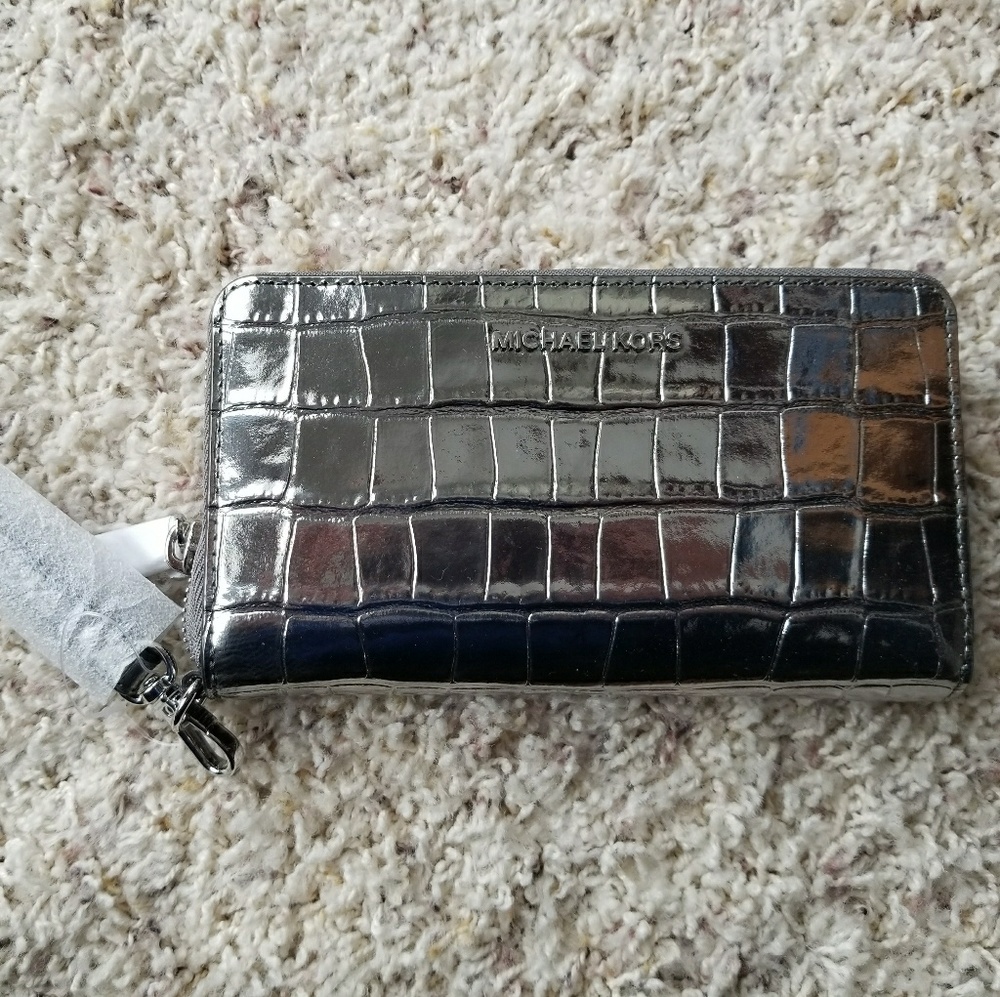 Michael Kors Large Multifunction Phone Wristlet